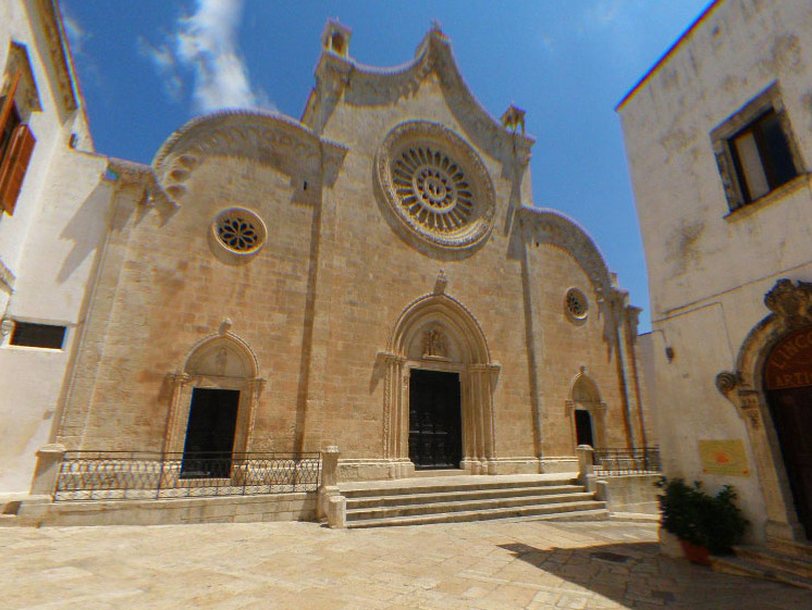 La catedral de Ostuni, - Ostuni | Secret World Trip Planner