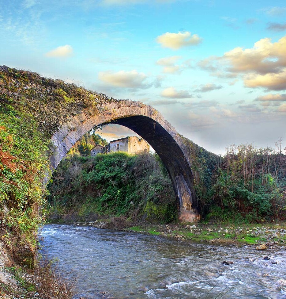 El Puente de Aníbal : Entre los más antiguos de Italia - Scigliano | Secret World Trip Planner