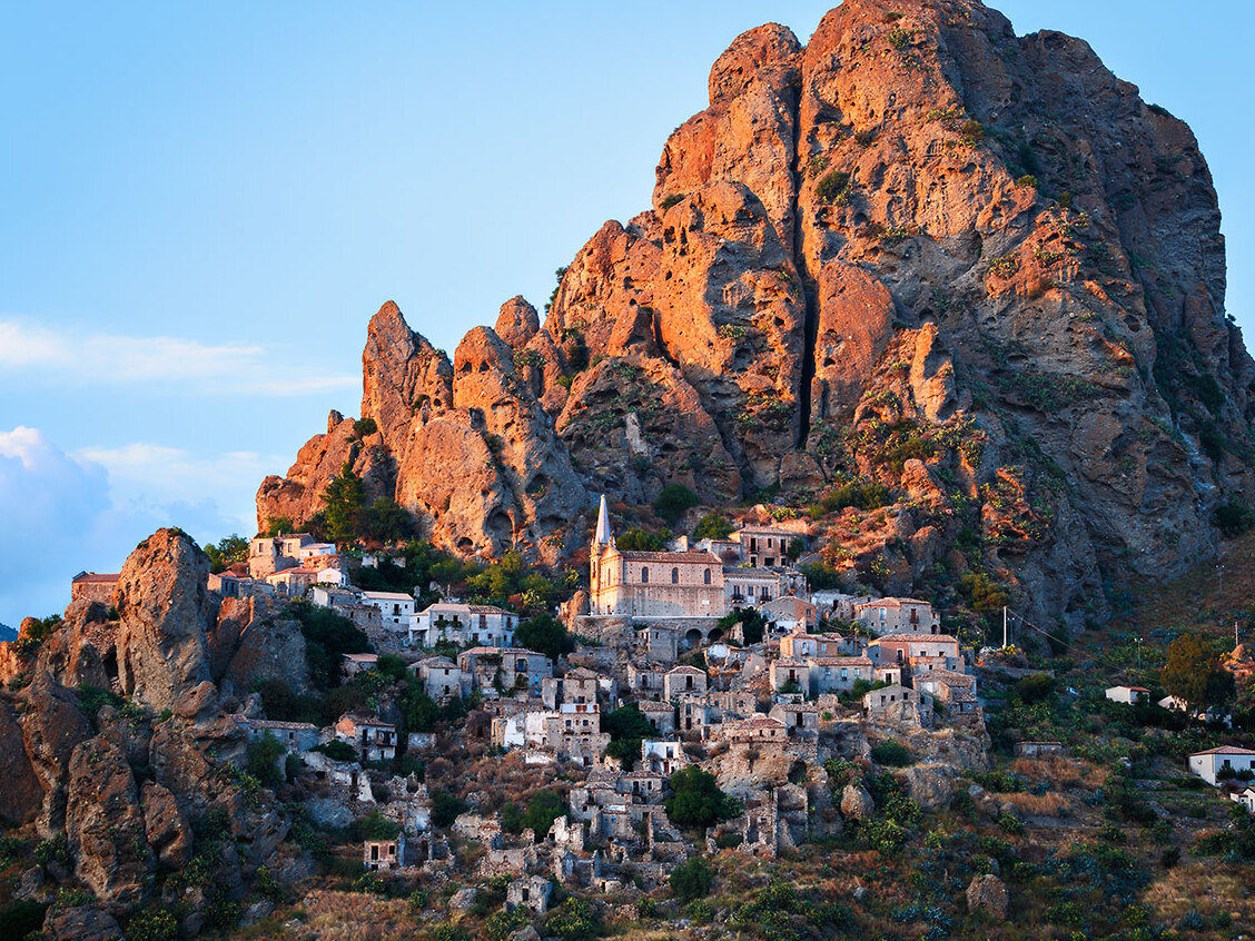 Pentedattilo: el pueblo del mito - Pentidattilo | Secret World Trip Planner
