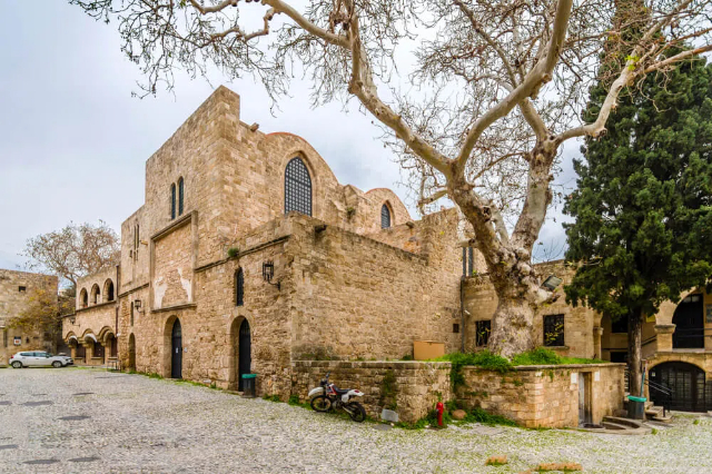 Nossa Senhora do Castelo - Rhodos-Stadt | Secret World Trip Planner