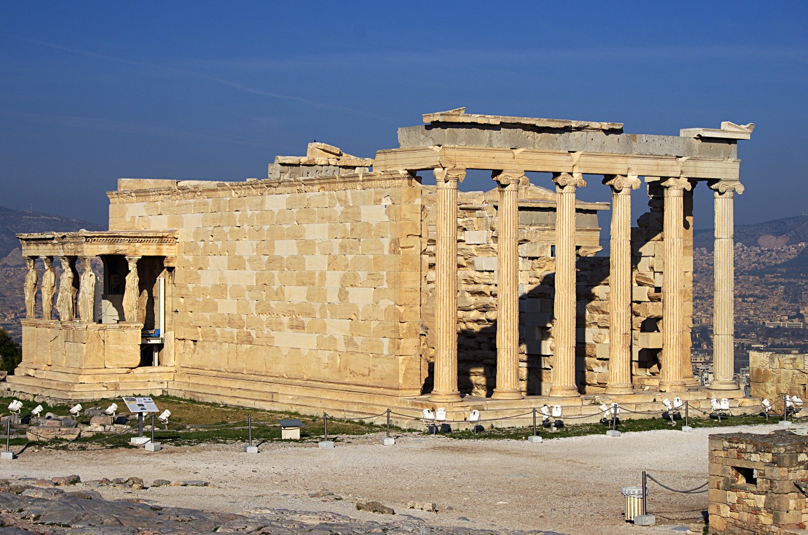 Acrópolis :Loggia delle Cariàtidi - Atene | Secret World Trip Planner