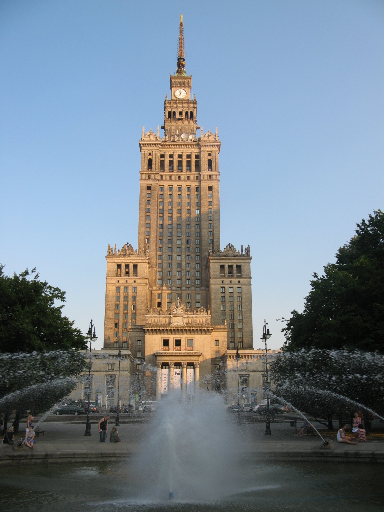 Varsovia: Palacio de la Cultura y la Ciencia - Warszawa | Secret World Trip Planner