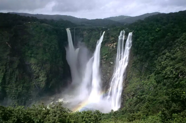 最高的瀑布：乔格瀑布 - Jog Falls | Secret World Trip Planner