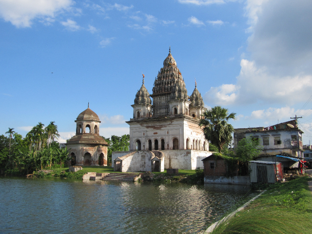 Il complesso del Tempio di Puthia — Puthia