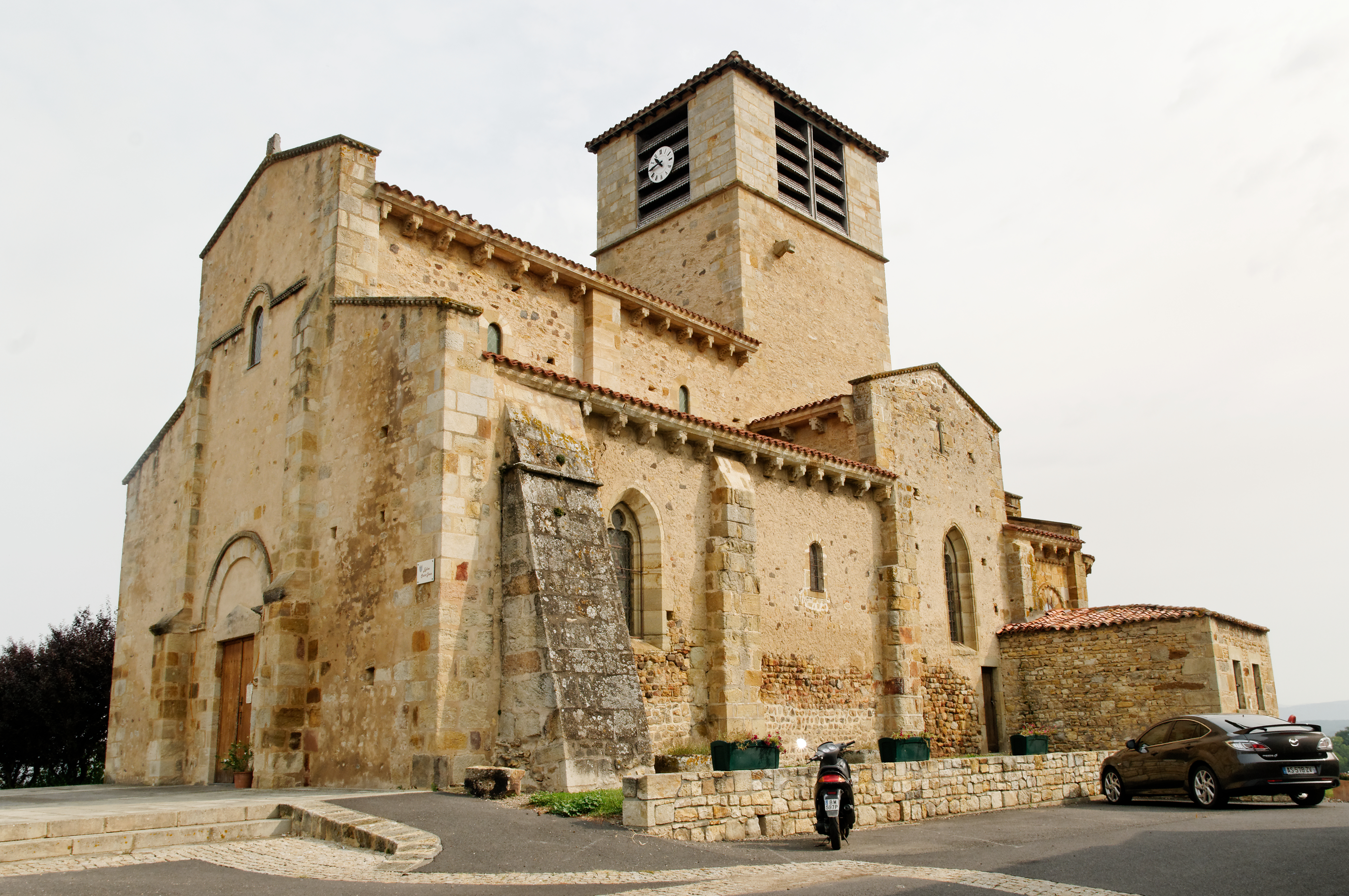Auvergne | Eglise Saint-Jean, - Glaine-Montaigut | Secret World Trip Planner