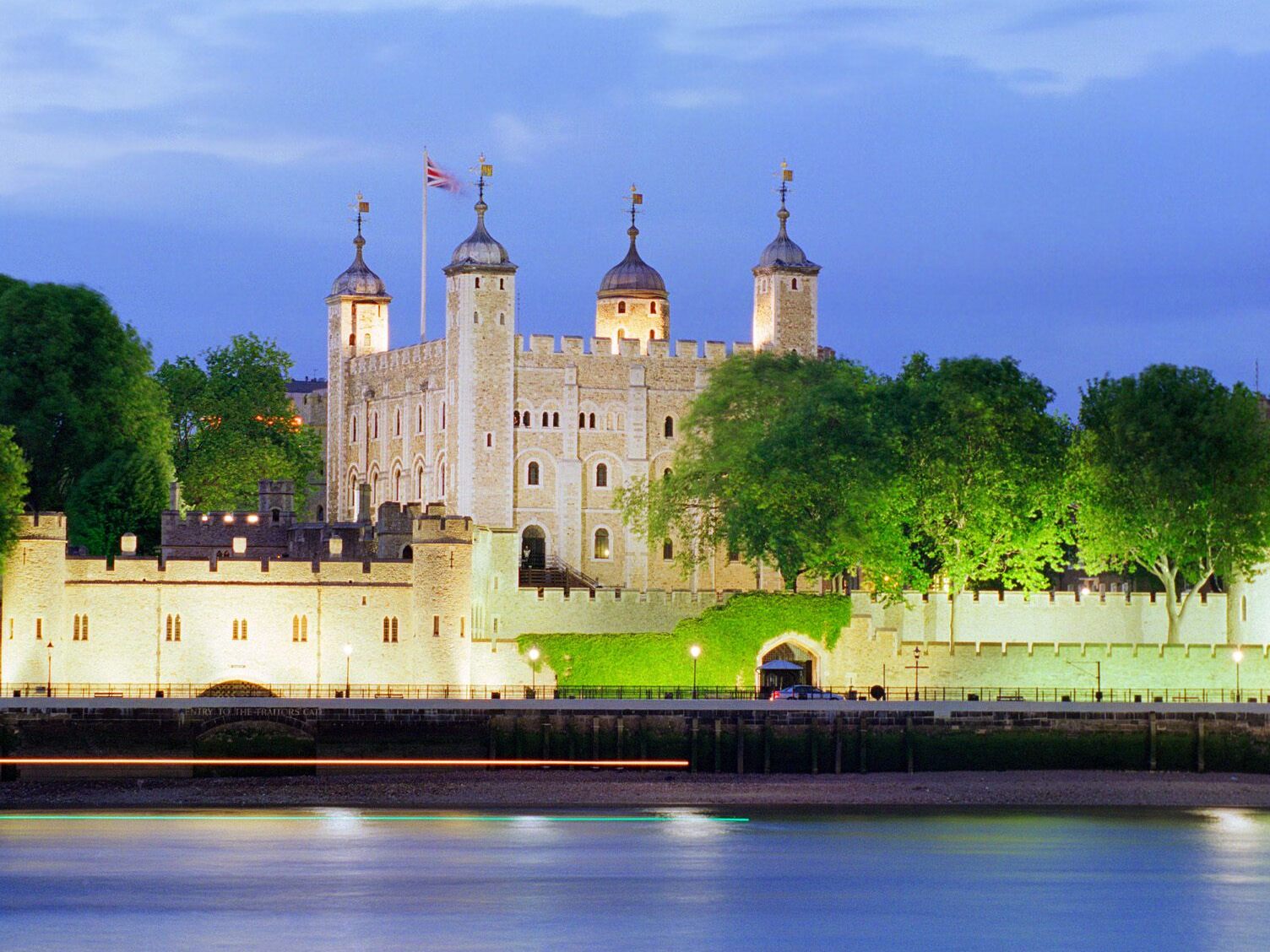 La Torre Blanca en Londres - St Katharine's & Wapping | Secret World Trip Planner
