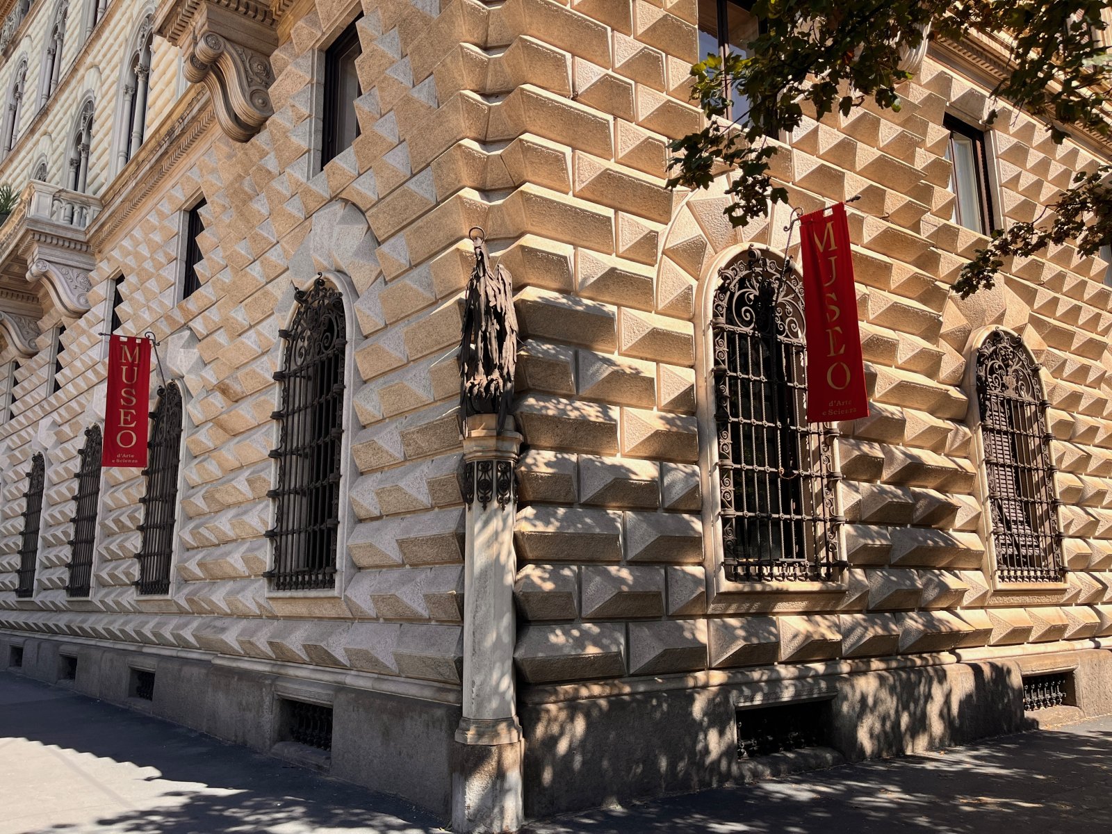 Milan san'at va fan muzeyi - Milano | Secret World Trip Planner