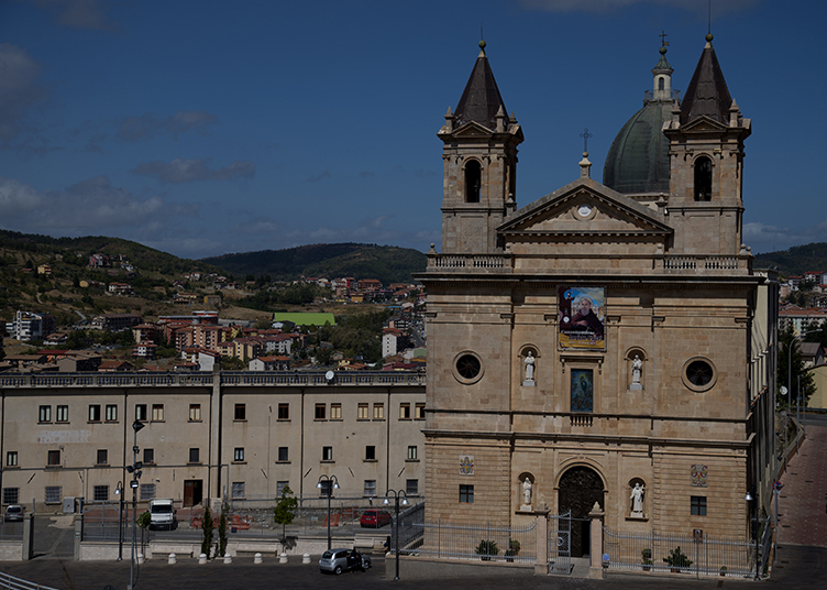 Santuario de Acre - Acri | Secret World Trip Planner
