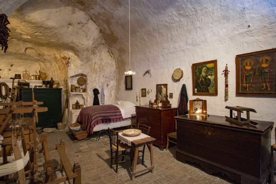 La Casa Cueva de vico Solitario - Matera | Secret World Trip Planner