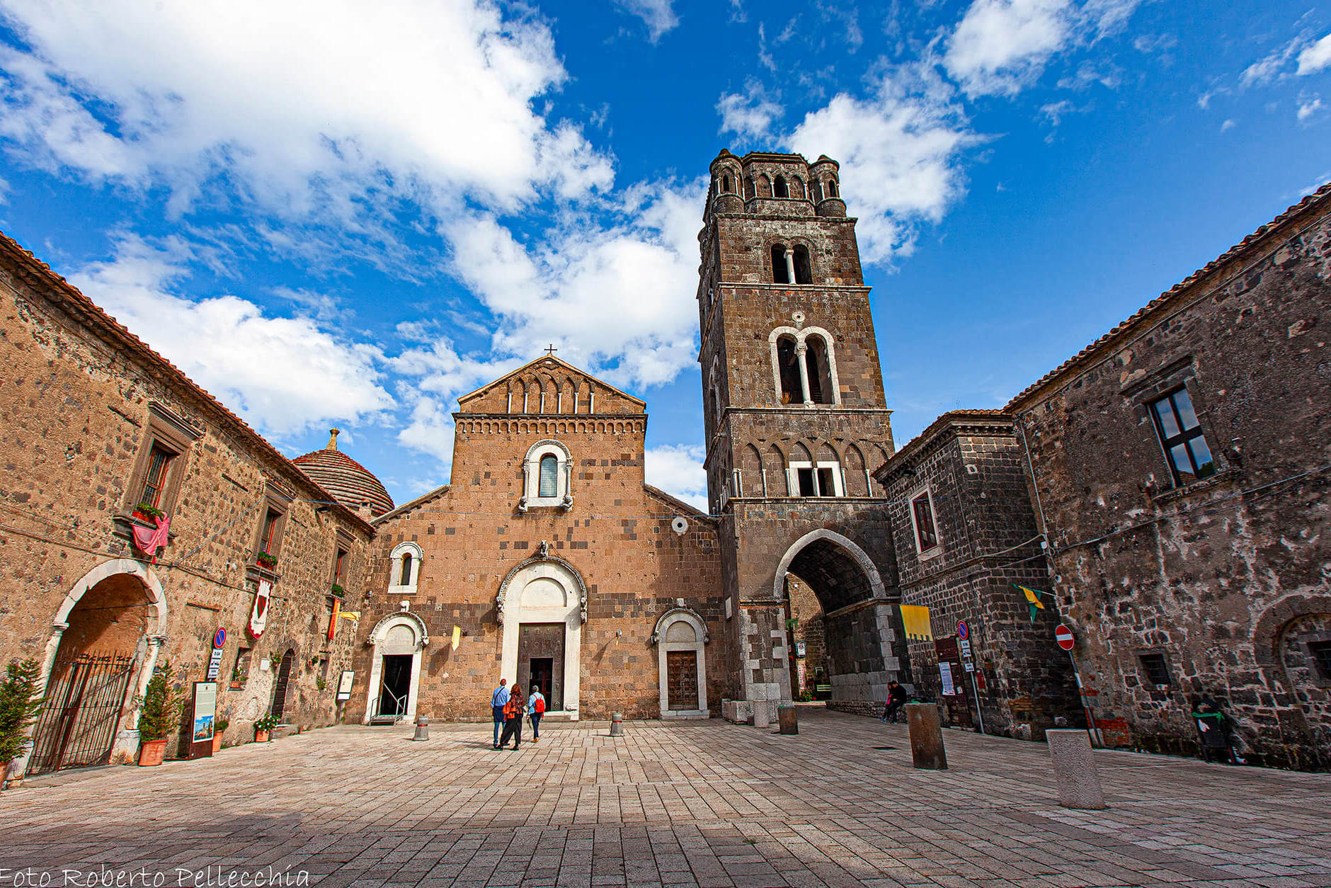 Piazza Vescovado, srdce Casertavecchia - Caserta Vecchia | Secret World Trip Planner