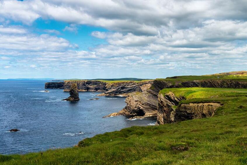 Ireland | Kilkee Cliffs : Forget the Cliffs of Moher - Moveen West | Secret World Trip Planner