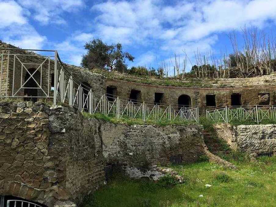 Ρώμη / Τάφος της Αγριππίνας - Bacoli | Secret World Trip Planner