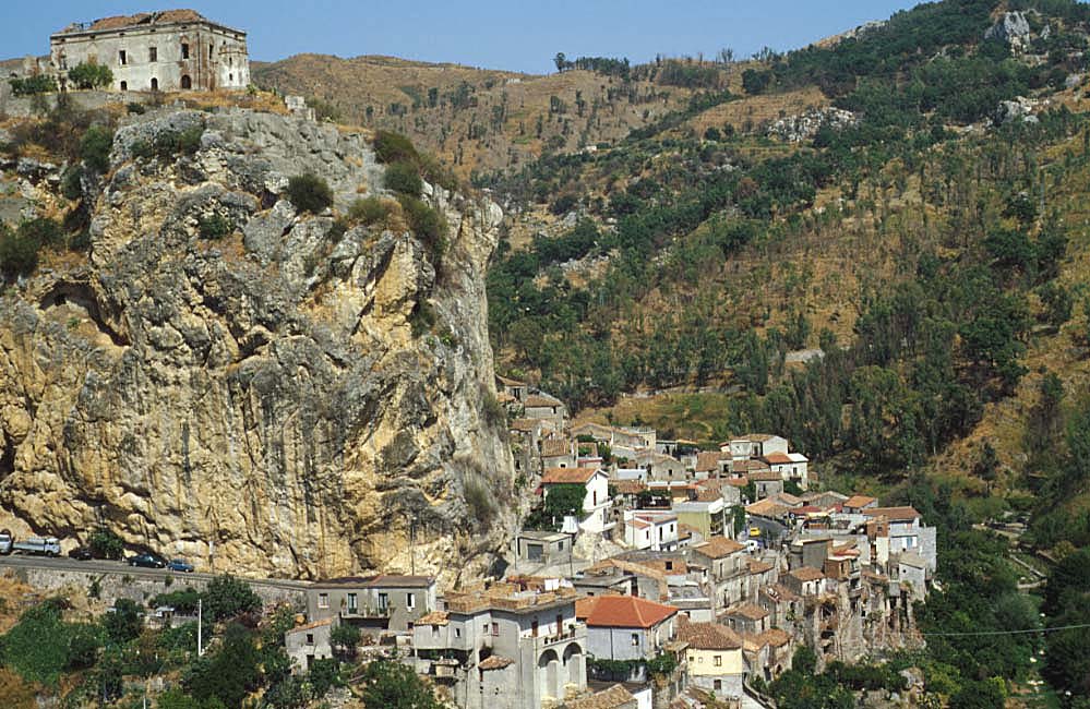 महल के Palizzi - Palizzi | Secret World Trip Planner