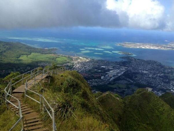 Haiku - A ladder to heaven - O‘ahu | Secret World Trip Planner