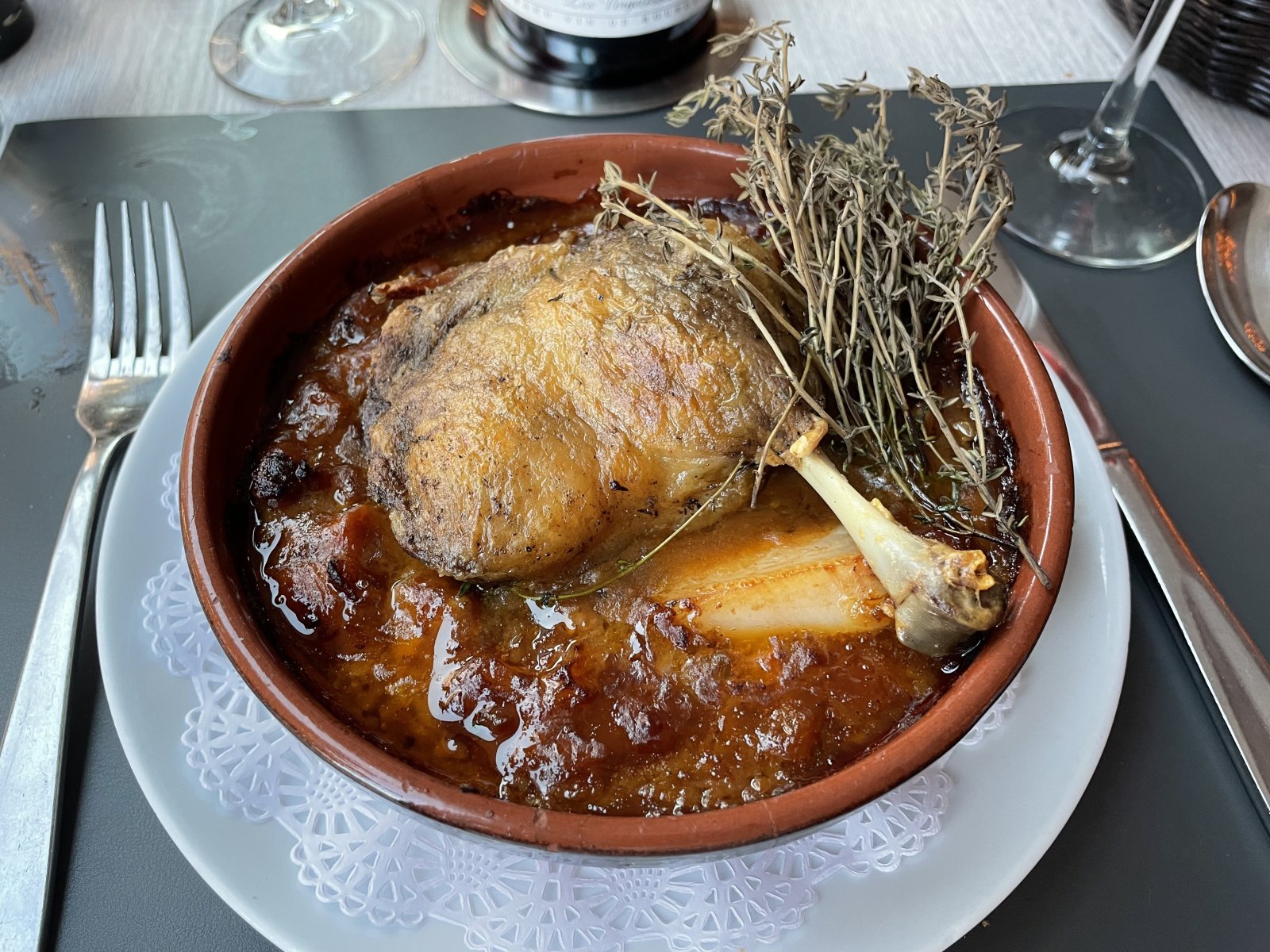 Cassoulet es un plato reconfortante de judías blancas con carne. - Tolosa | Secret World Trip Planner