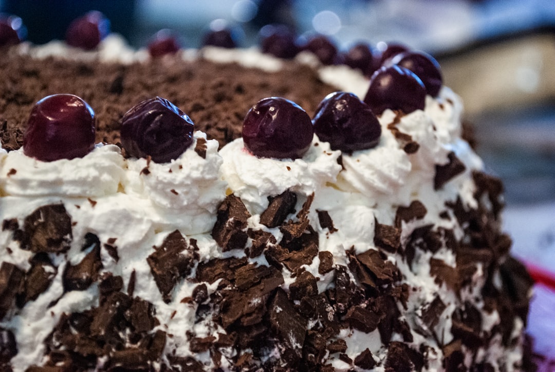Cel mai cunoscut tort German: Schwarzwalder Kirschtorte | Secret World Trip Planner