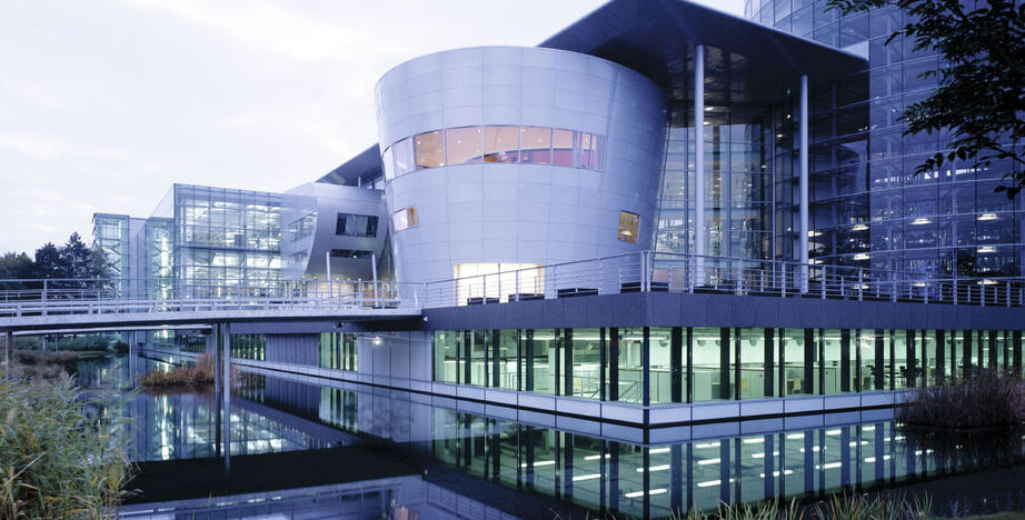 Şeffaf Fabrika (Volkswagen'e ait) - Dresden | Secret World Trip Planner