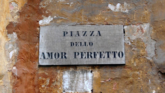 Priča o Piazza dell'Amor Perfetto - Genova | Secret World Trip Planner