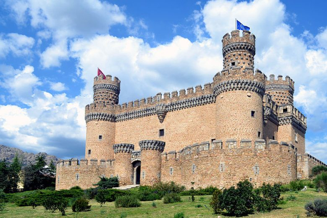 Burg von Manzanares El Real - Manzanares el Real | Secret World Trip Planner
