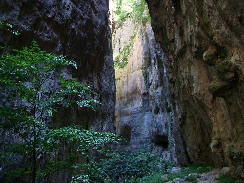 Celano Aielli aizas - Ovindoli | Secret World Trip Planner