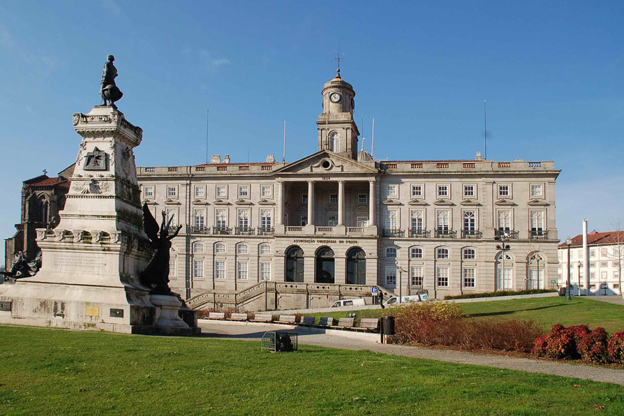 El Palacio de la Bolsa es la antigua bolsa de valores de Oporto. - Porto | Secret World Trip Planner