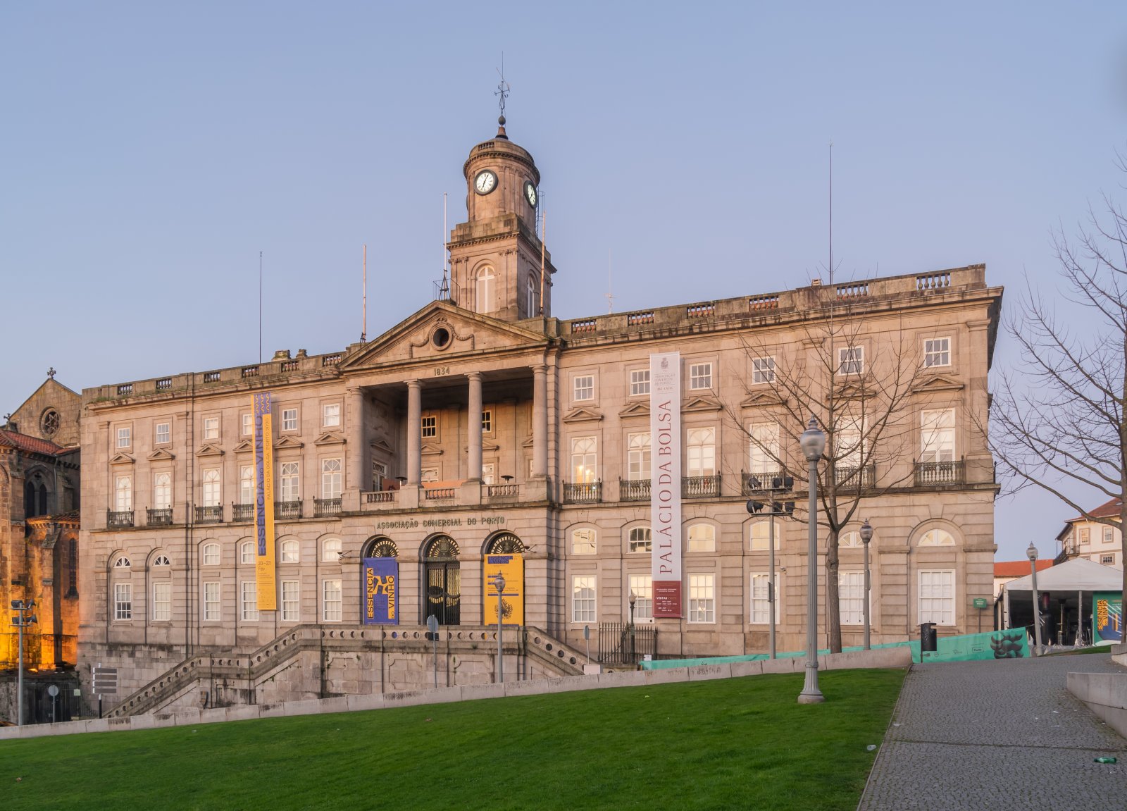 El Palacio de la Bolsa es la antigua bolsa de valores de Oporto. - Porto | Secret World Trip Planner