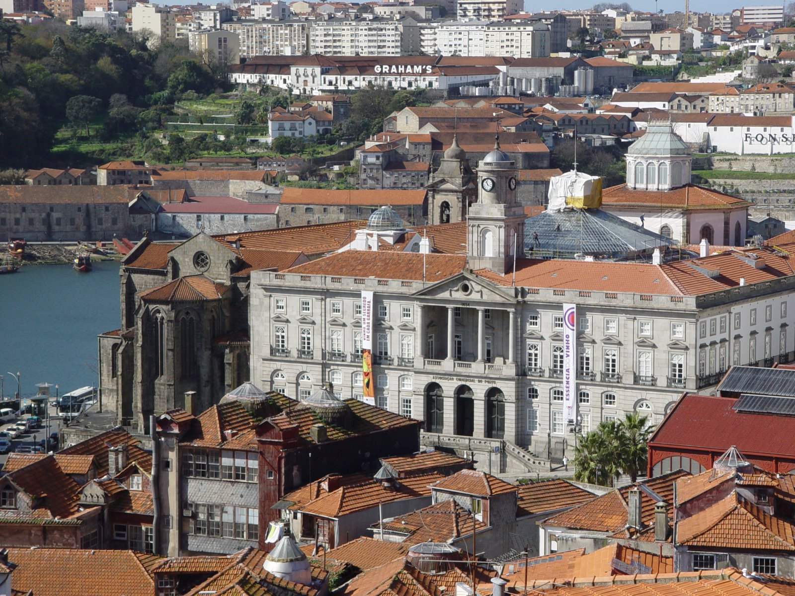 El Palacio de la Bolsa es la antigua bolsa de valores de Oporto. - Porto | Secret World Trip Planner