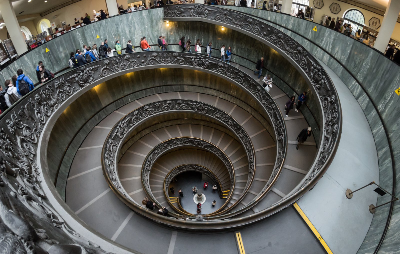Лесвіца Ватыкана | Браманте  - Città del Vaticano | Secret World Trip Planner