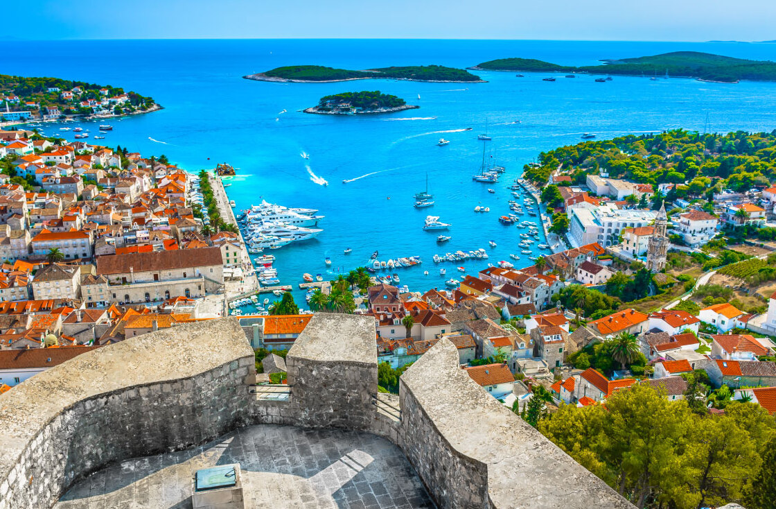 La isla de Hvar: la más famosa costa dálmata — Lesina