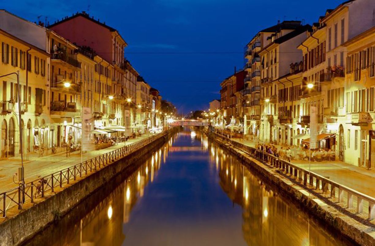 Hindi Ko Alam Kung Ano Ang Gagawin Ko. - Naviglio Grande | Secret World Trip Planner