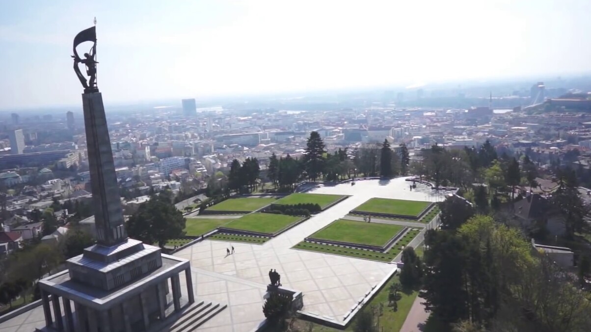Slavín es un cementerio de guerra soviético y un monumento a la liberación - Pažického | Secret World Trip Planner