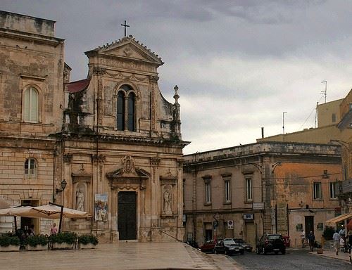 کلیسای سنت فرانسیس اسیسی - Ostuni | Secret World Trip Planner