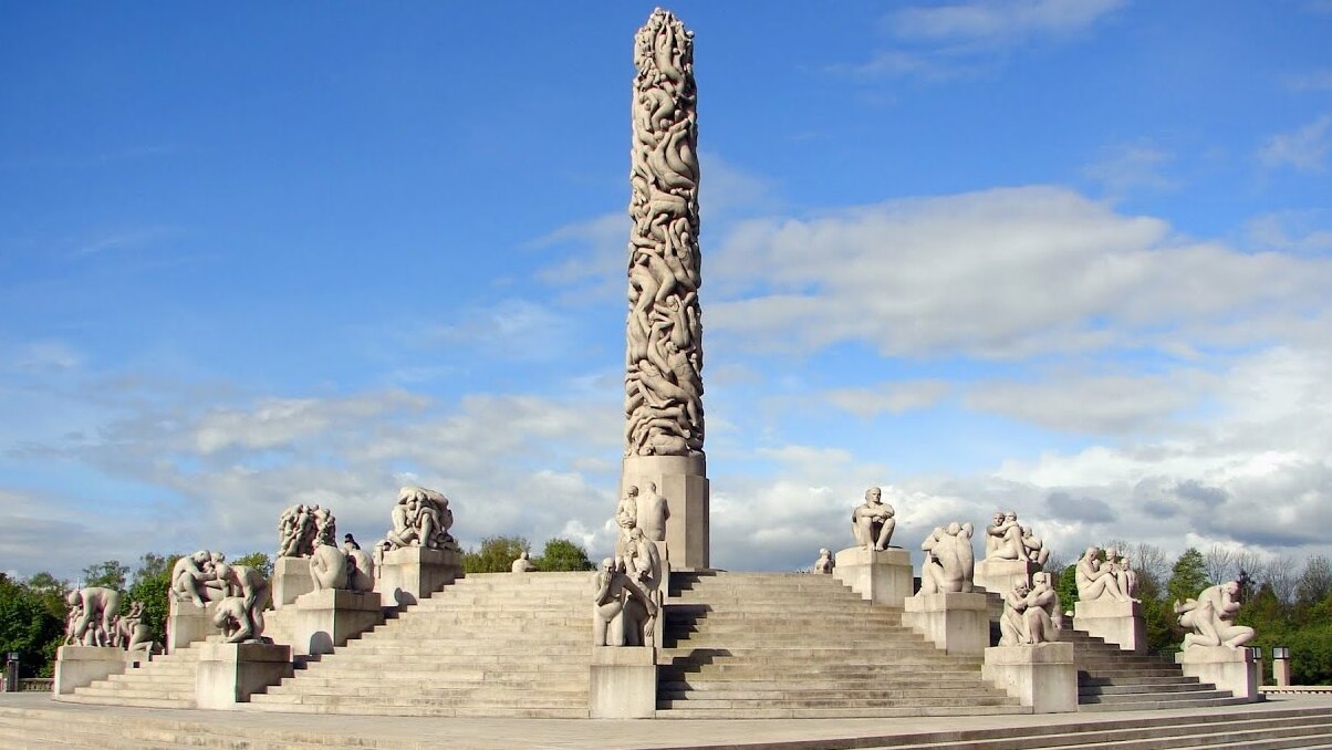 The Vigeland Park,the world's largest sculpture park - Nobels gate 32 | Secret World Trip Planner