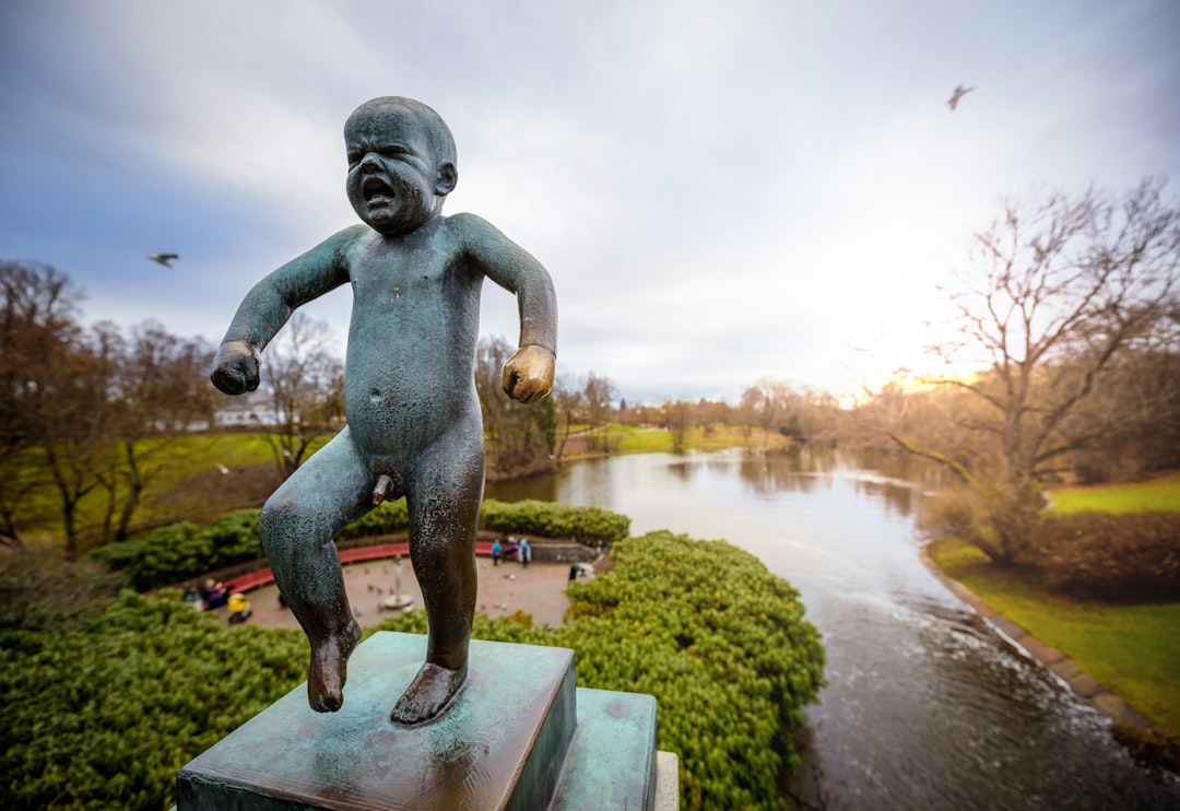 The Vigeland Park,the world's largest sculpture park - Nobels gate 32 | Secret World Trip Planner