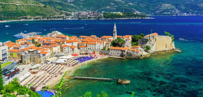 Budva, a typical Medieval walled city — Budua