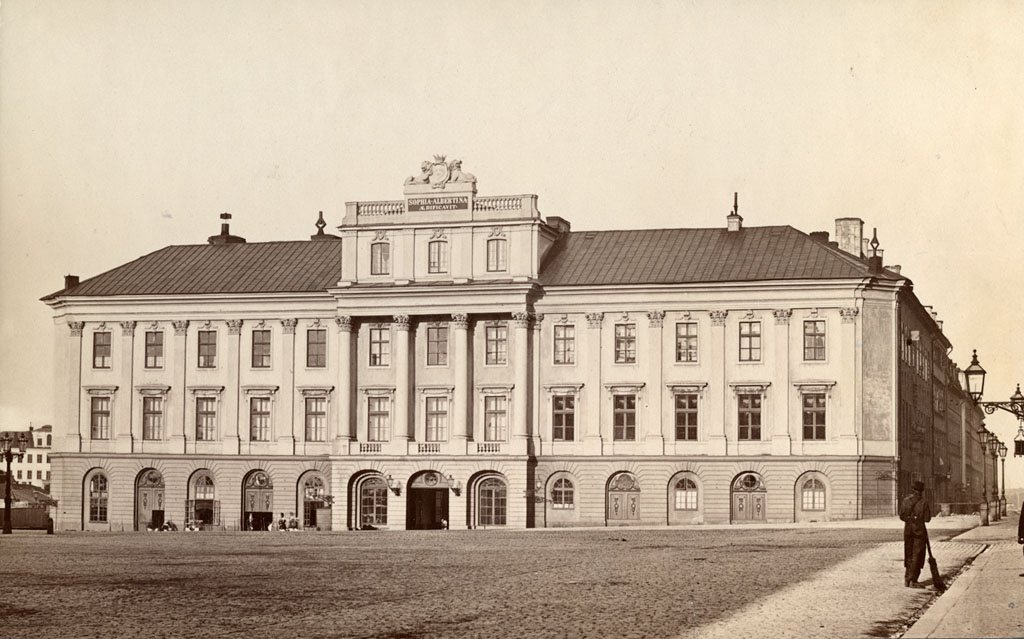 El Palacio de Arvfursten en Estocolmo - Gustav Adolfs torg 1 | Secret World Trip Planner