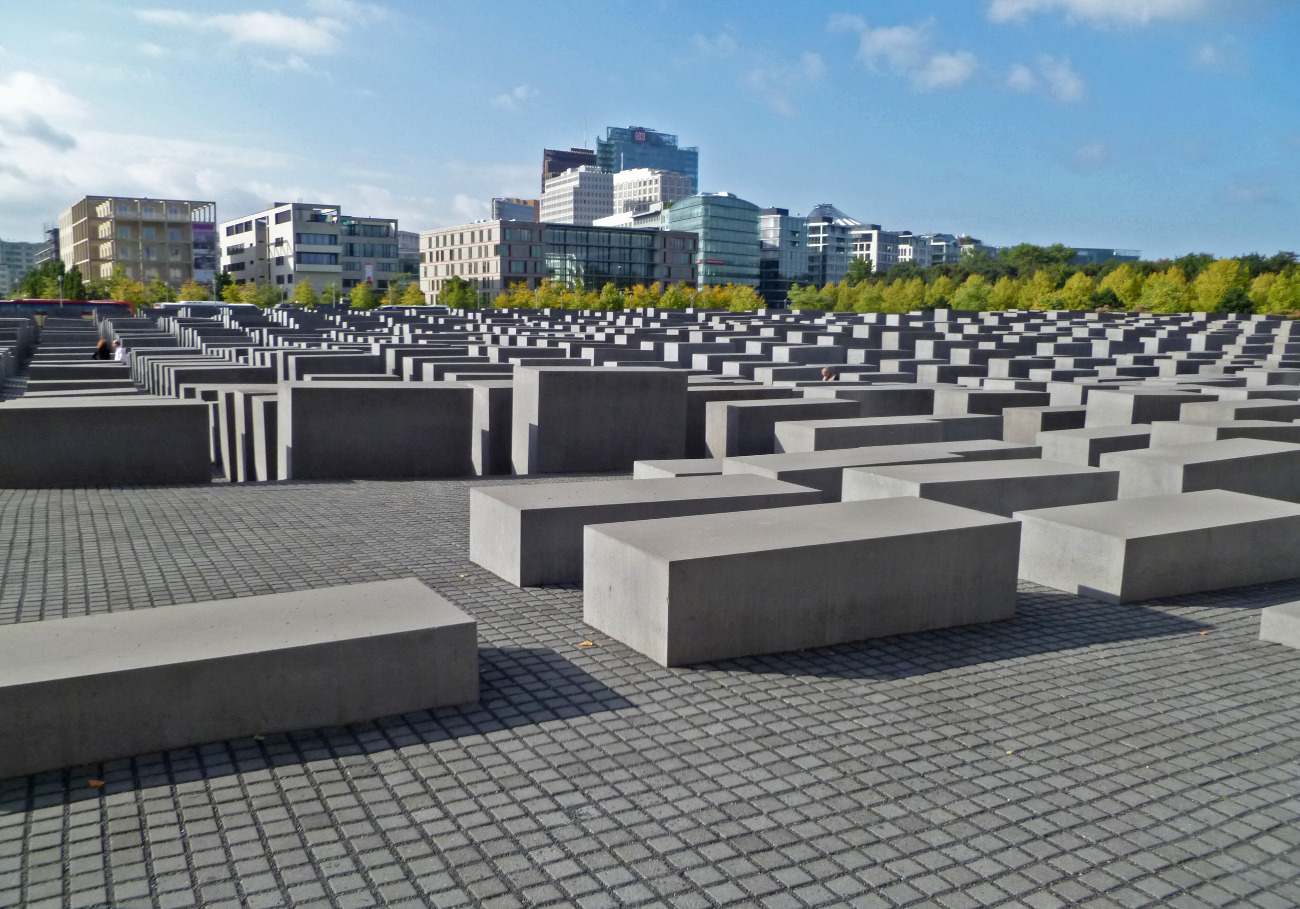 Peringatan untuk membunuh orang-orang Yahudi di Eropa - Berlin | Secret World Trip Planner