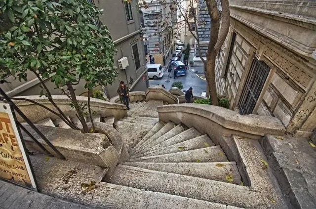 Stopnice Camondo - Bankalar Cd. NO:10 | Secret World Trip Planner