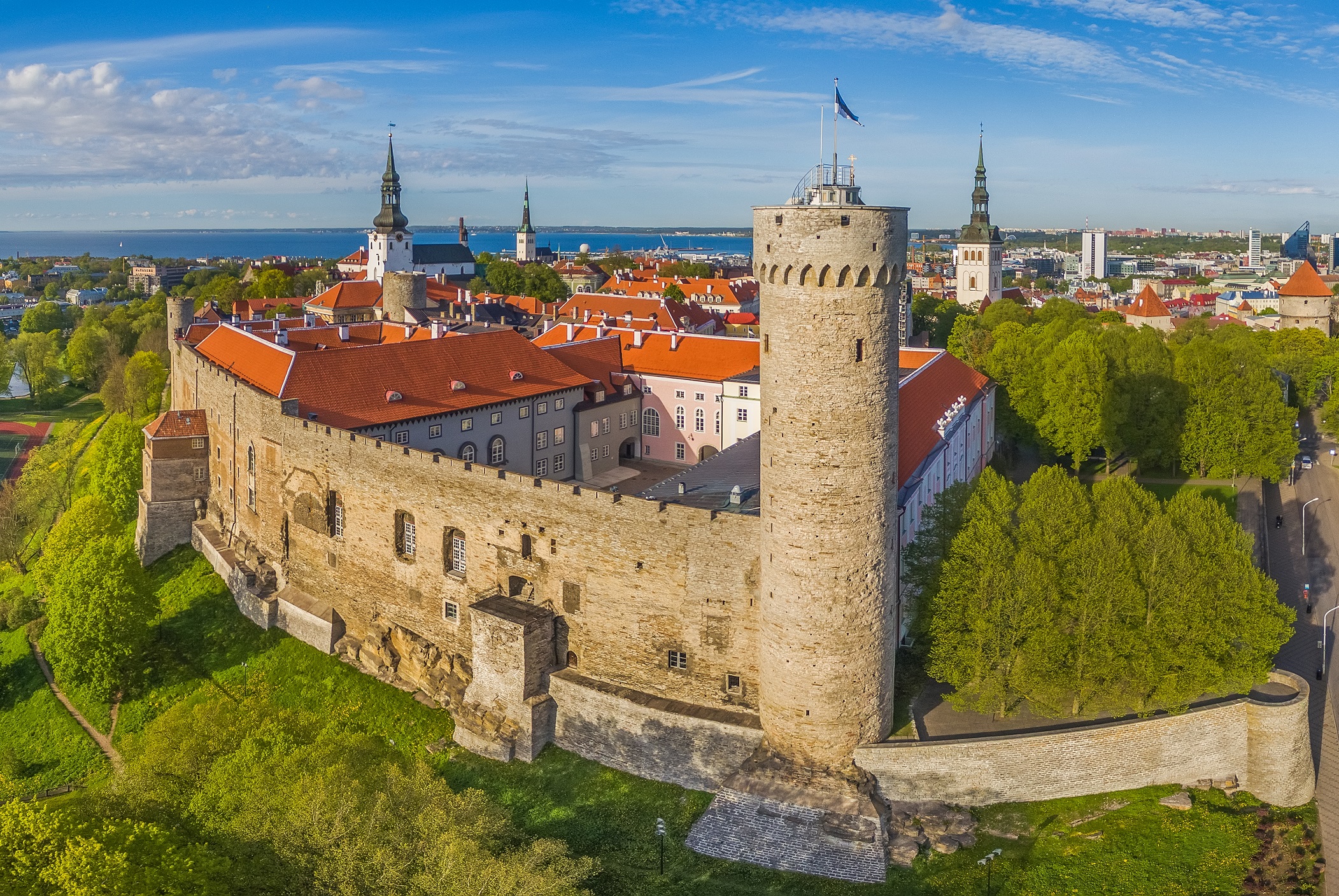 Tallin: Toompea سلطنت - Tallinn | Secret World Trip Planner