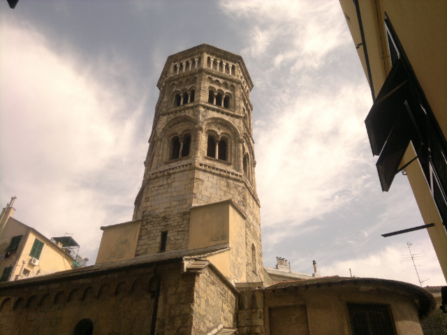 Kulla e kishës së San Donato - Genova | Secret World Trip Planner