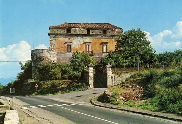Château d'Alagno alias Totò - Somma Vesuviana | Secret World Trip Planner