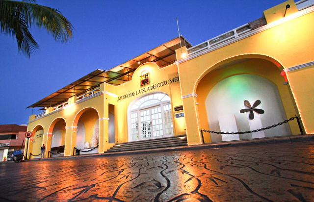 خانه فرهنگ - San Miguel de Cozumel | Secret World Trip Planner