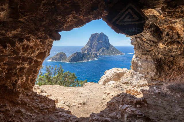 Es Vedrà og legenden om Atlantis - Es Vedrà | Secret World Trip Planner