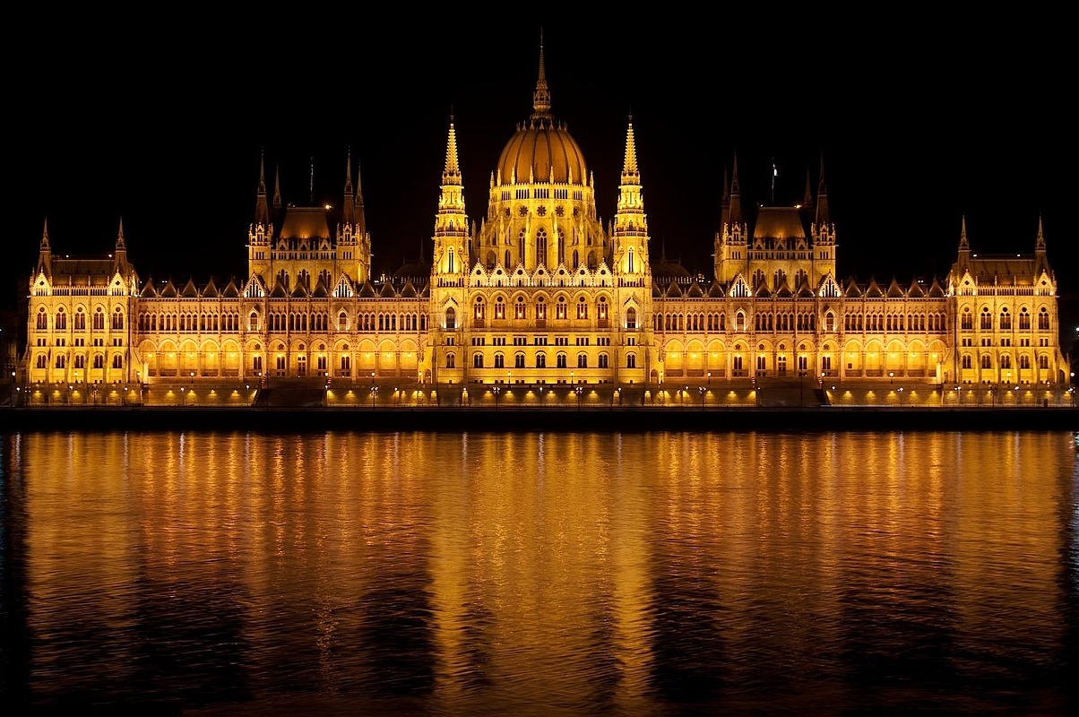 Budapest: jengo La Bunge la Hungary - Budapest | Secret World Trip Planner