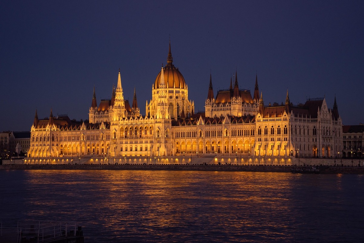 Budapest: jengo La Bunge la Hungary - Budapest | Secret World Trip Planner