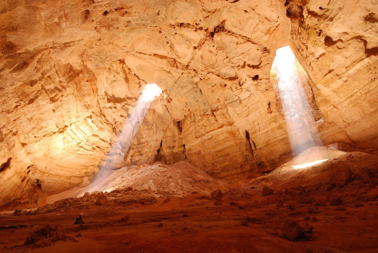 Majlis al Jinn, la seconda camera delle caverne più grande del mondo — Qurayyat