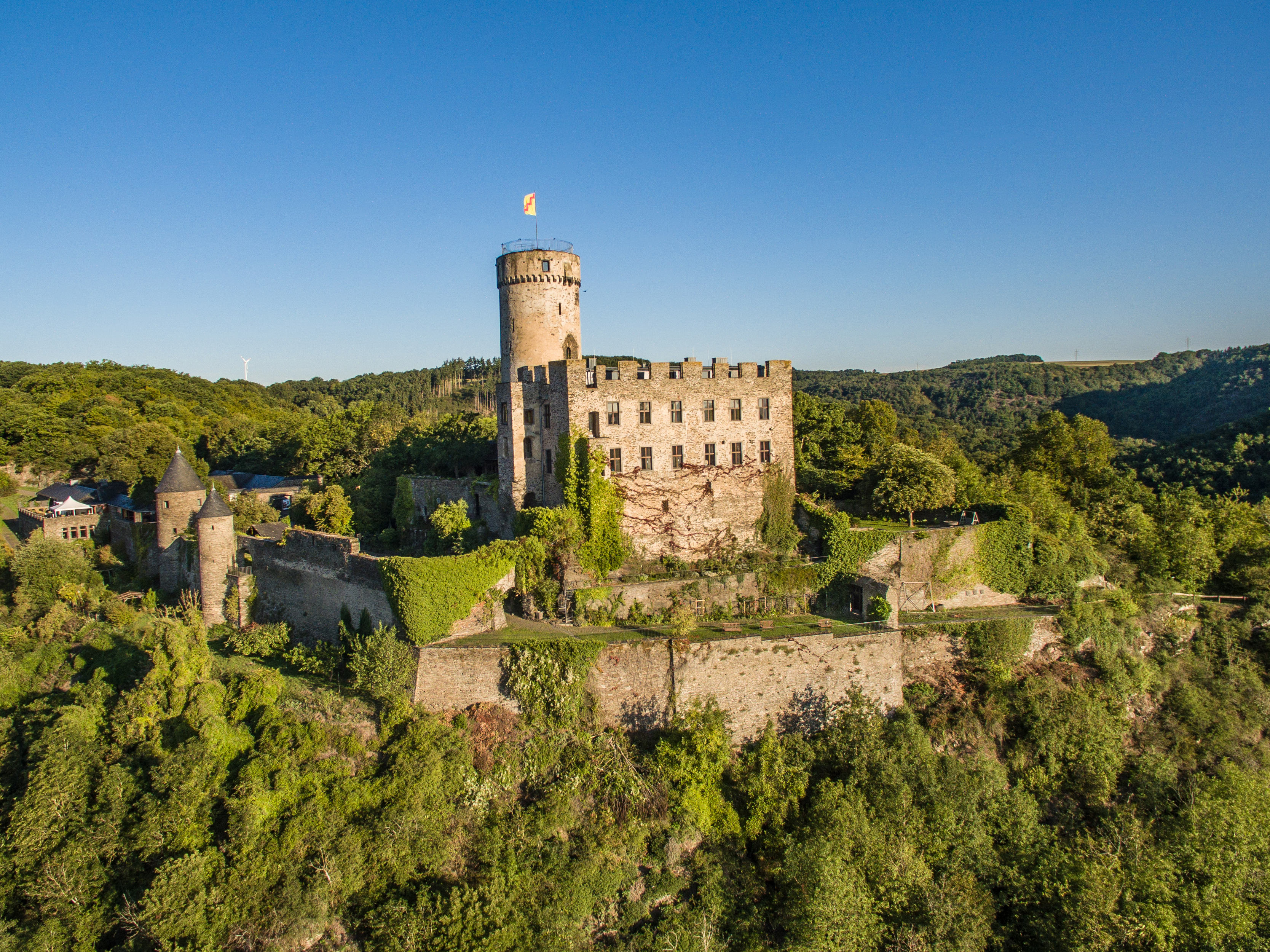 Burg Pyrmont - Roes | Secret World Trip Planner