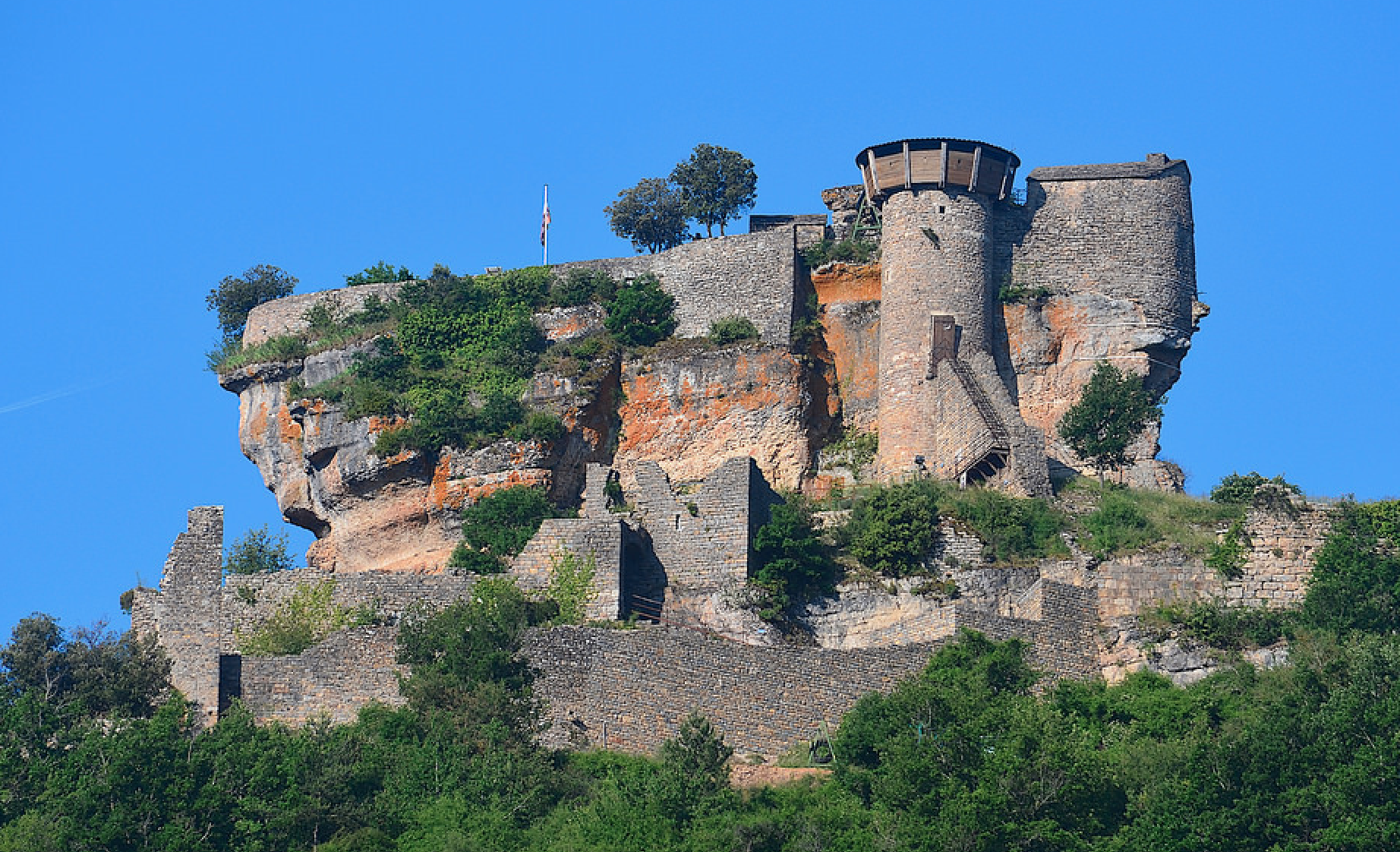 El Castillo de Peyrelade - Rivière-sur-Tarn | Secret World Trip Planner