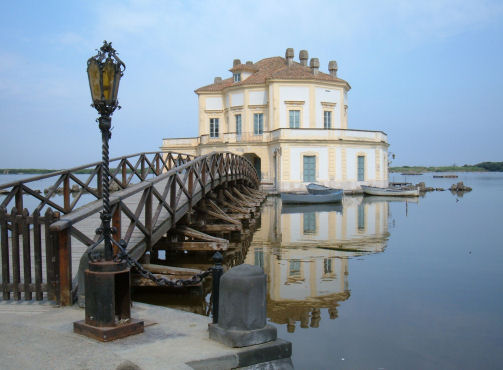 An CASINA RÍOGA i bPáirc Fusaro - Bacoli | Secret World Trip Planner