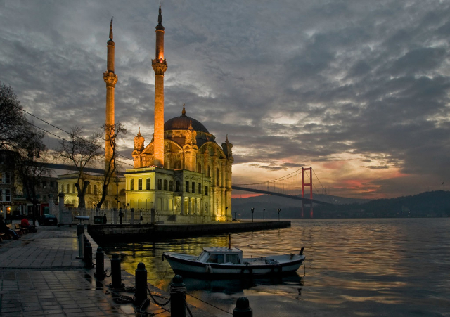 Mezquita de Ortaköy - Mecidiye Köprüsü Sk. No:1 D:1 | Secret World Trip Planner